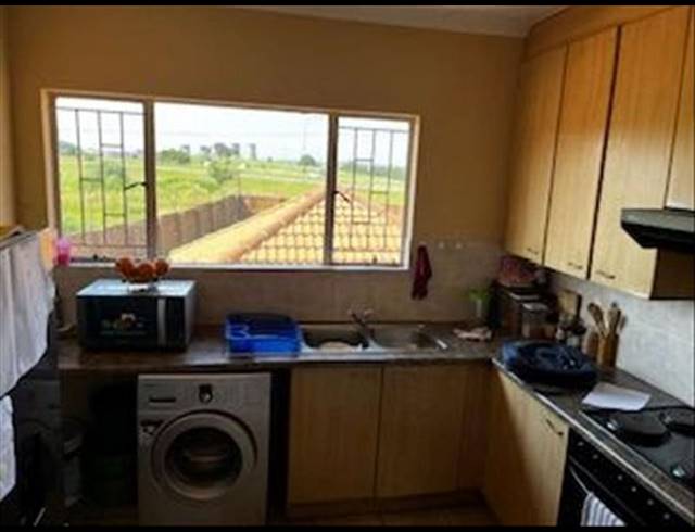 2 BEDROOM TOWNHOUSE FOR SALE IN EDLEEN